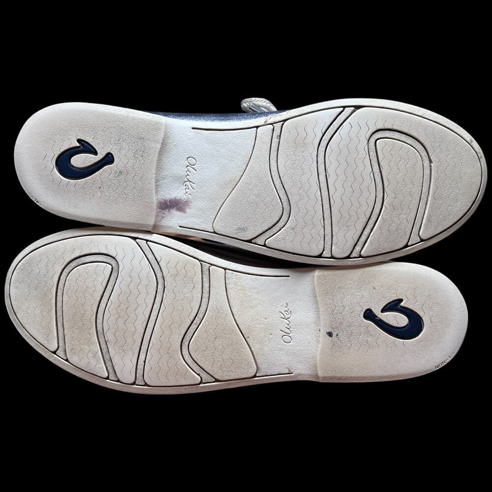 OLUKAI Moku Perf Women's Sz 7 Leather Slip On Loafer Boat Shoes Silver Metallic - Picture 14 of 16